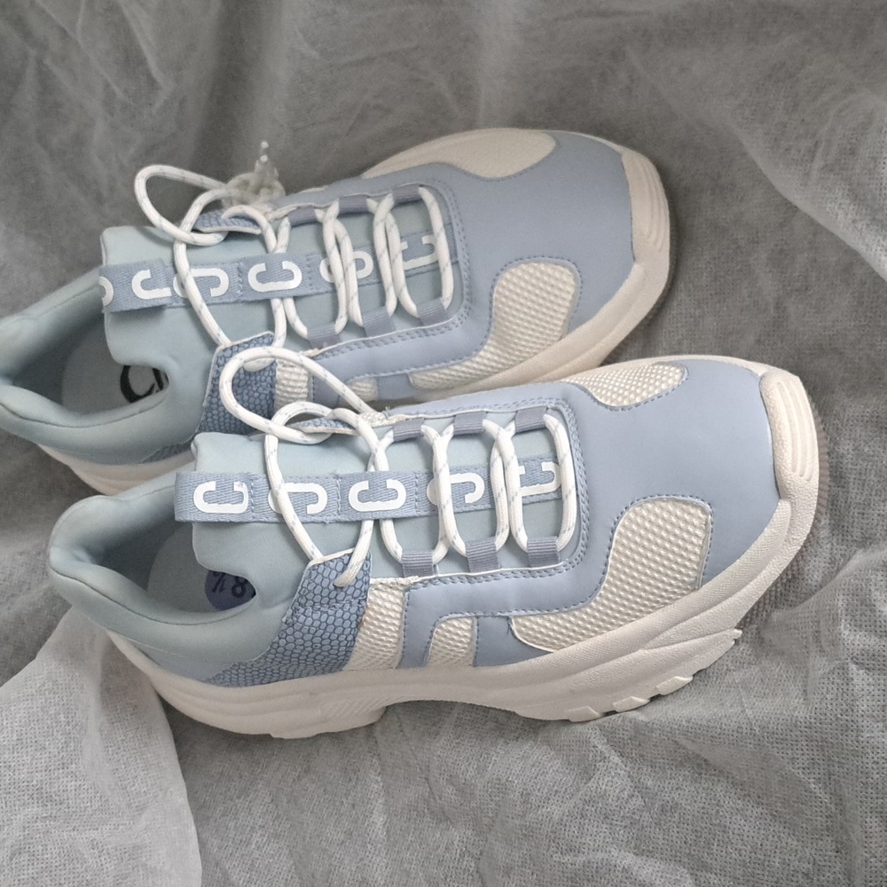 Circus sneakers size 8.5